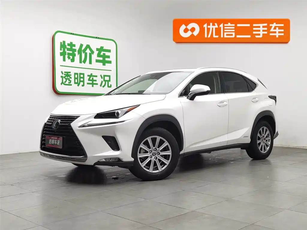 Lexus NX 2019 — фото 1