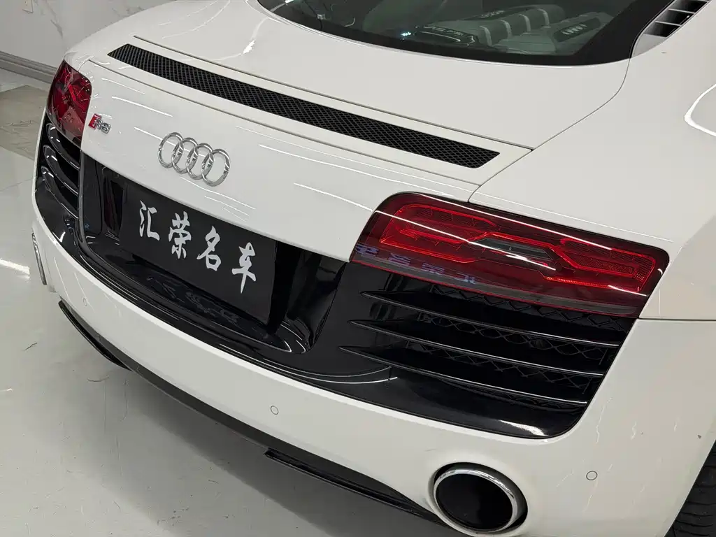 Audi R8 2016 — фото 11