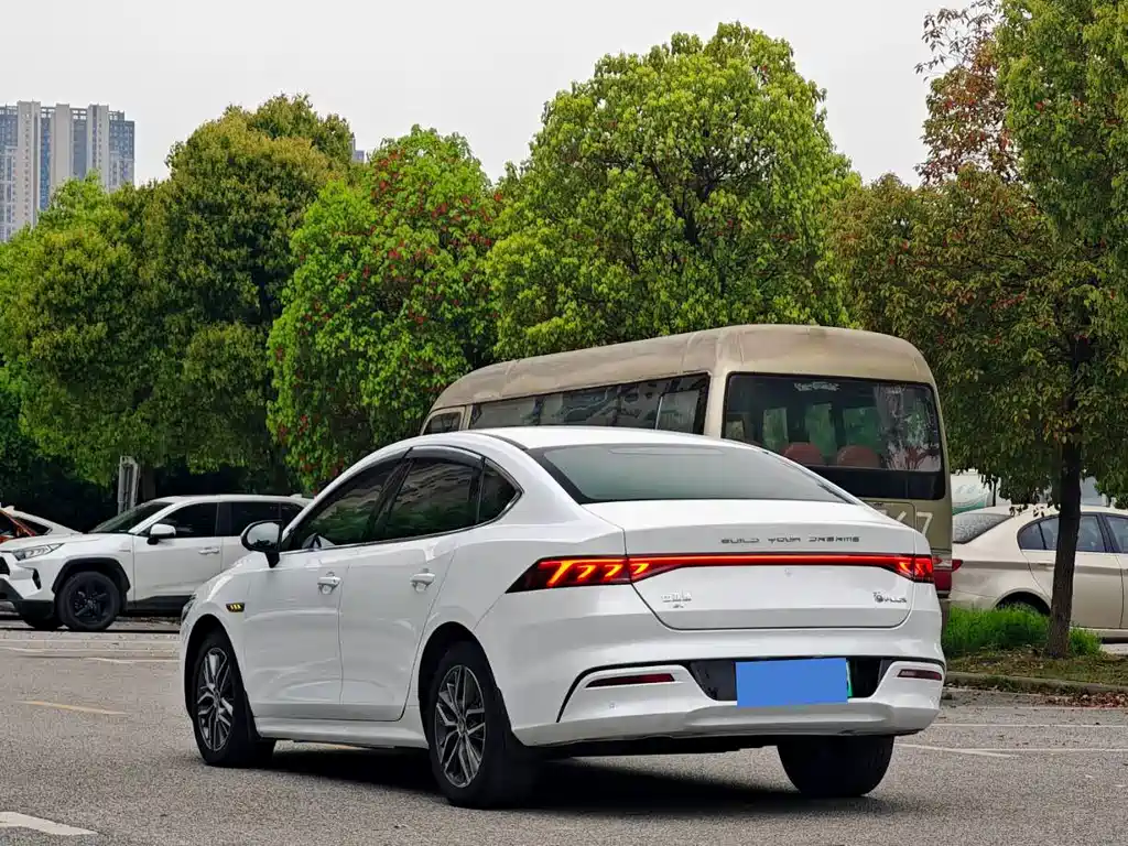 BYD Qin PLUS 2023 — фото 9