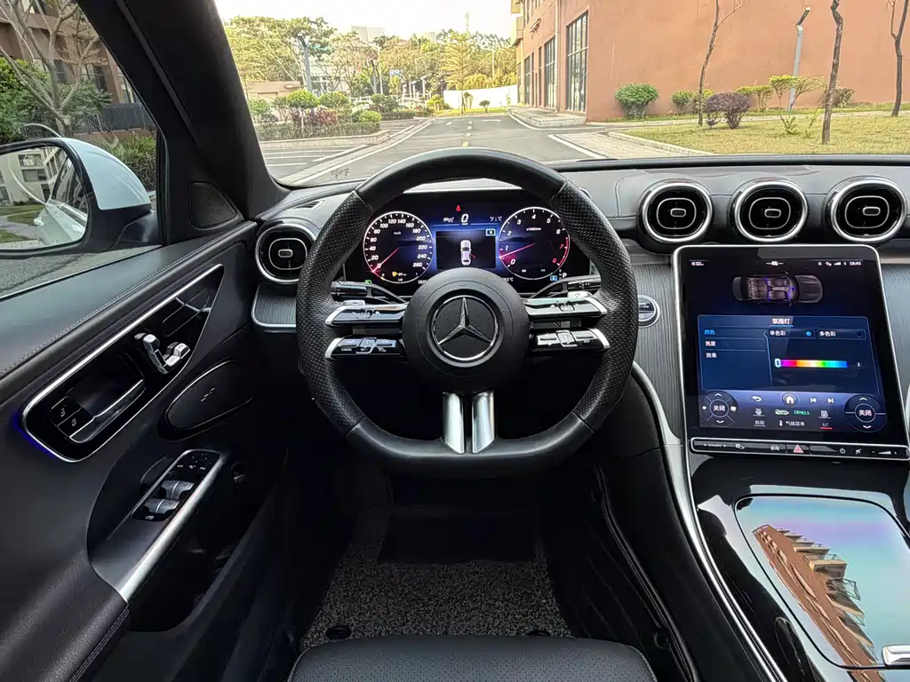 Mercedes-Benz C-Class 2023 — фото 15