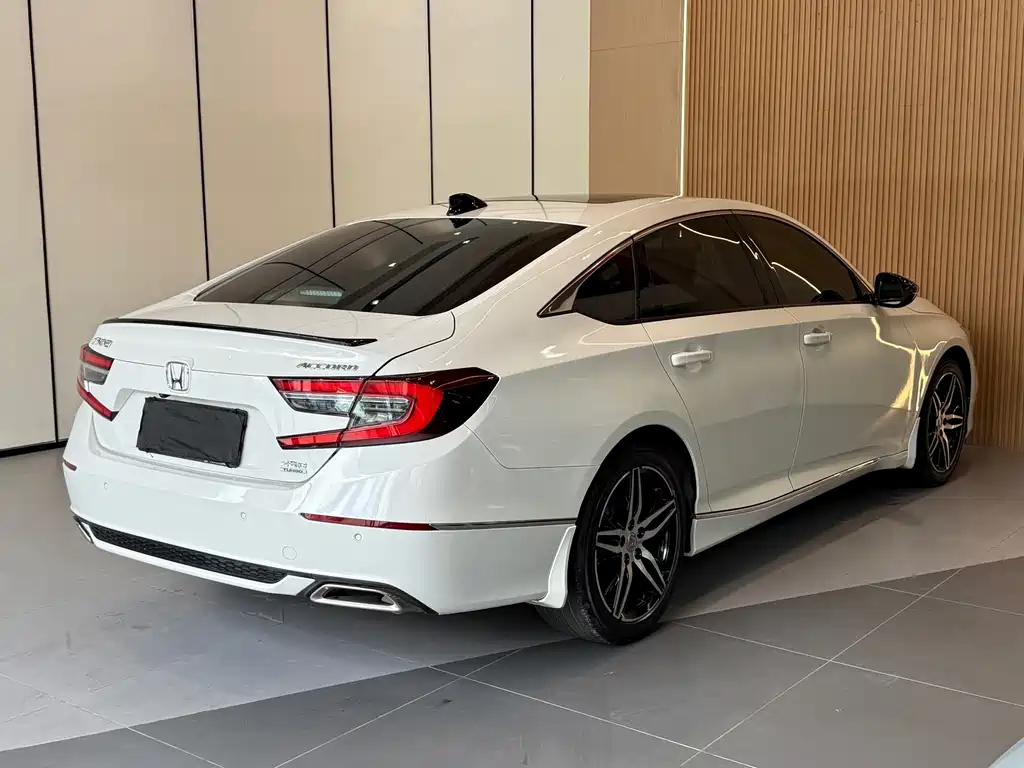 Honda Accord 2022 — фото 18
