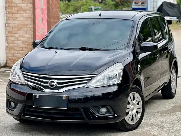 Nissan Livina 2014