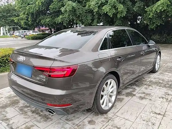 Audi A4L 2018