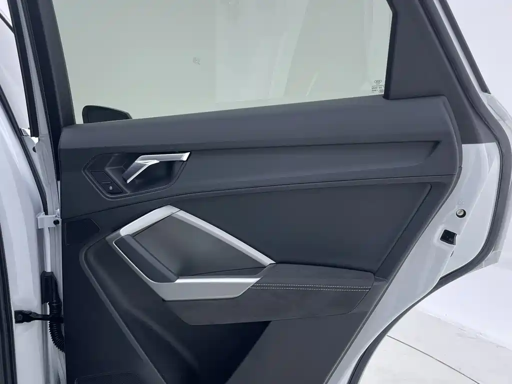 Audi Q3 2022 — фото 27
