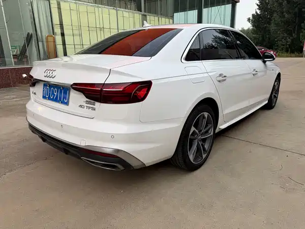 Audi A4L 2021