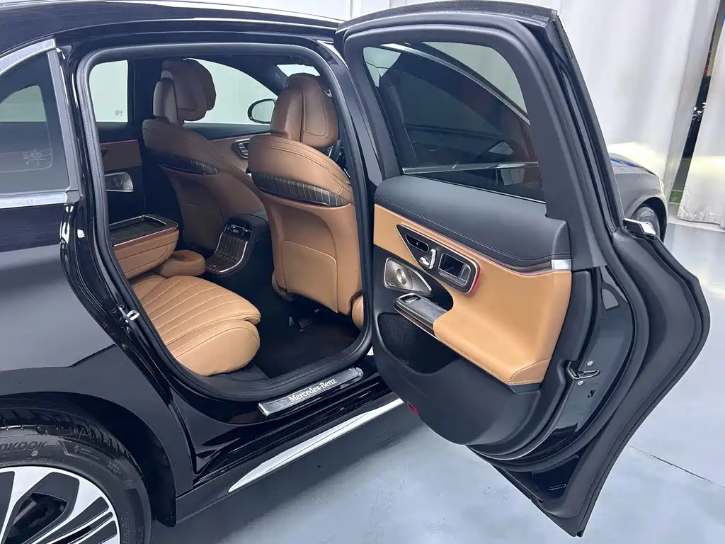 Mercedes-Benz E-Class 2025 — фото 14