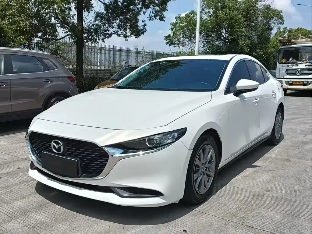 Mazda 3 Axela 2019 — фото 1