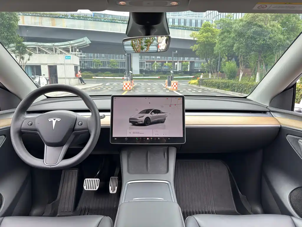 Tesla Model Y 2022 — фото 14
