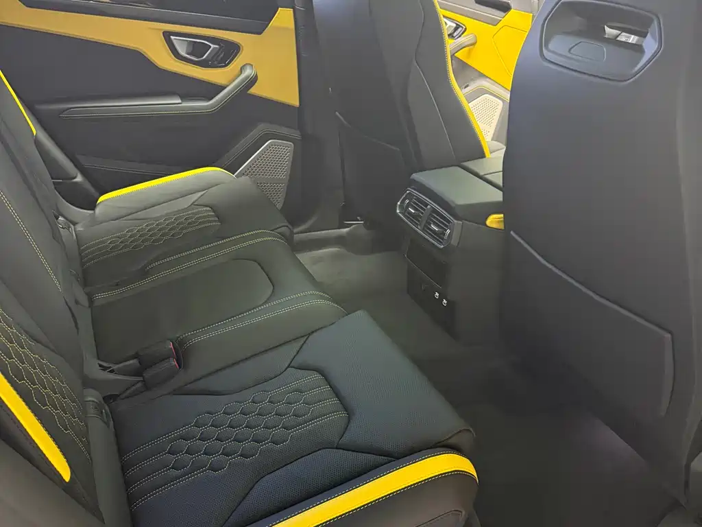 Lamborghini Urus SE — фото 3