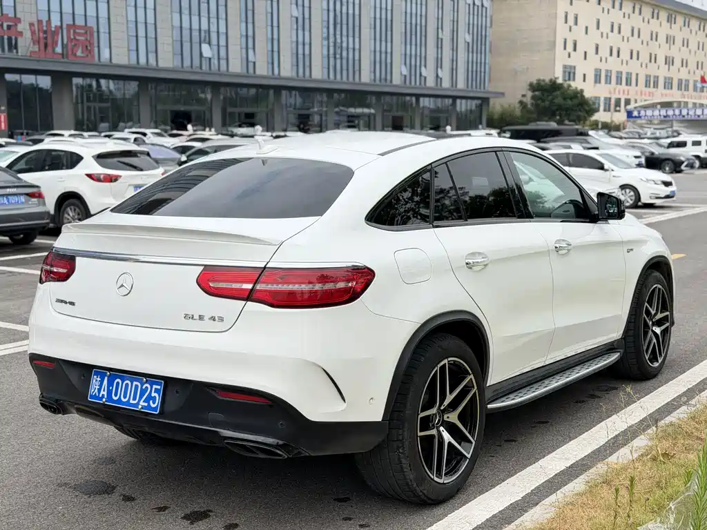Mercedes-Benz GLE Coupe AMG 2018 — фото 7