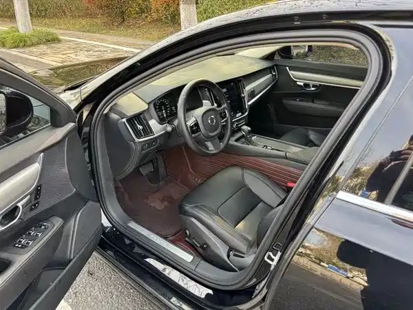 Volvo S90 2019