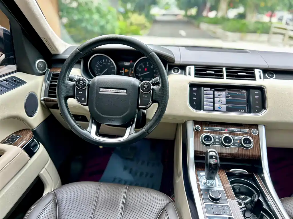 Land Rover Range Rover Sport 2015 — фото 12