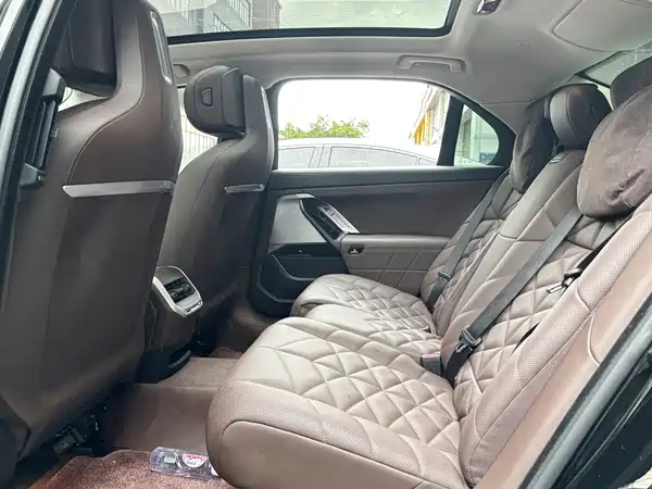 BMW 7 Series 2024