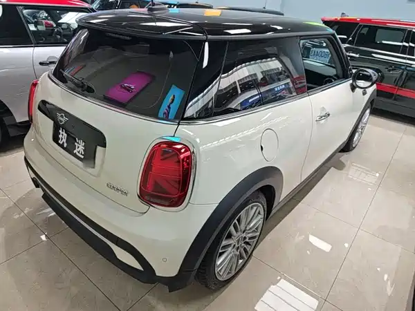 MINI MINI 2022