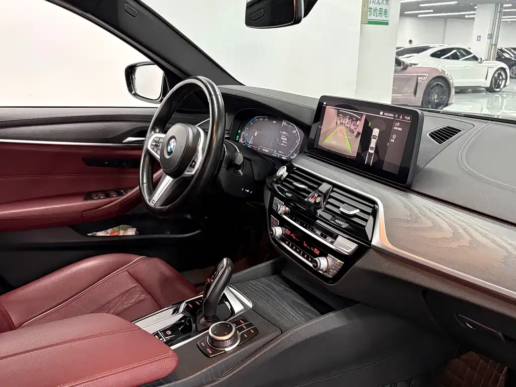 BMW 5 Series 2021