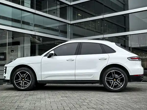 Porsche Macan 2021