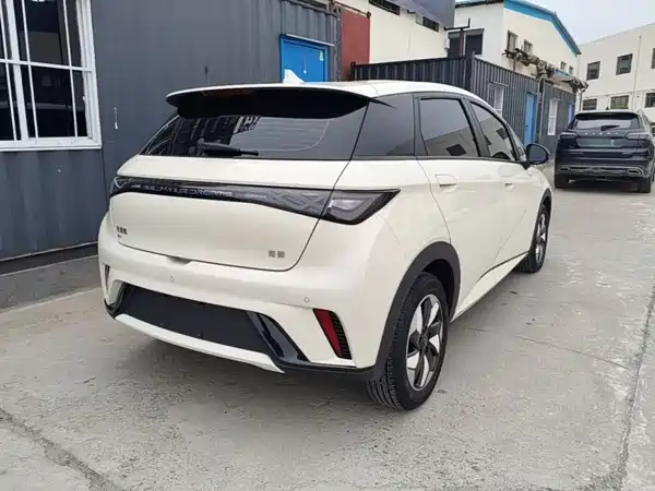 BYD Dolphin 2025
