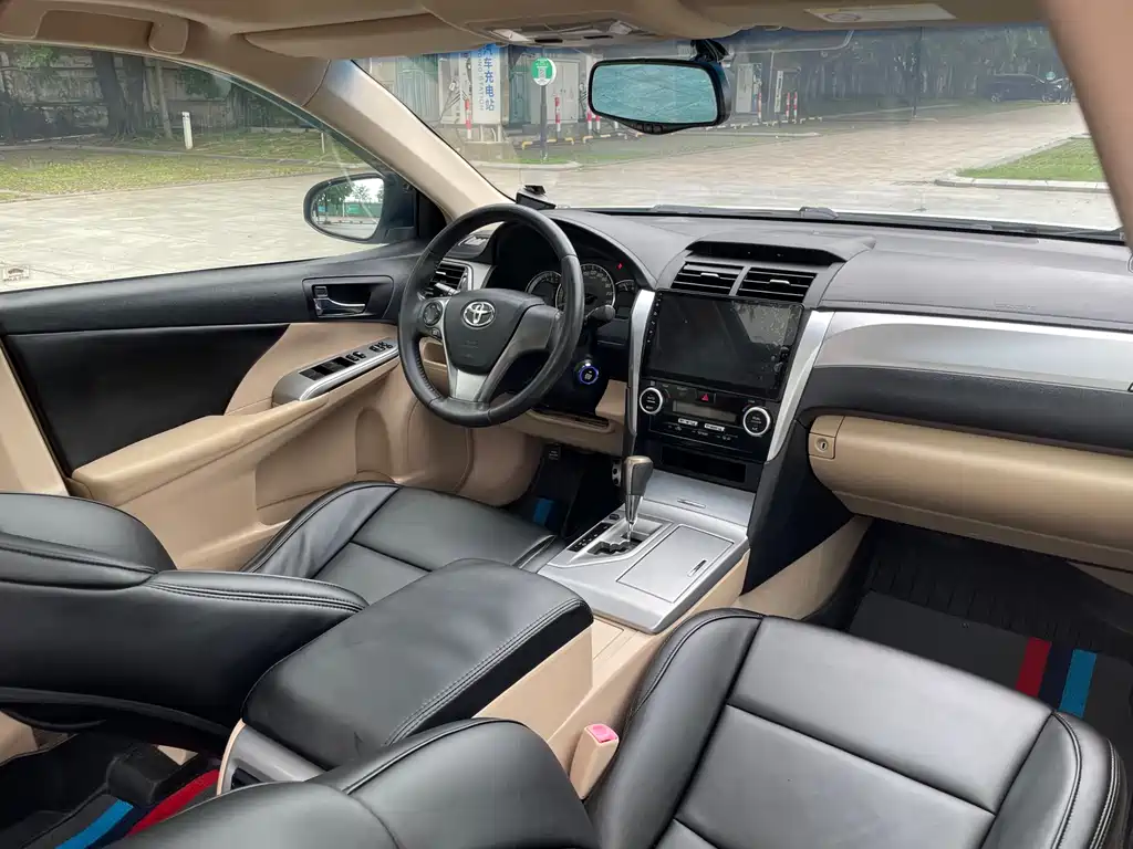 Toyota Camry 2013 — фото 20