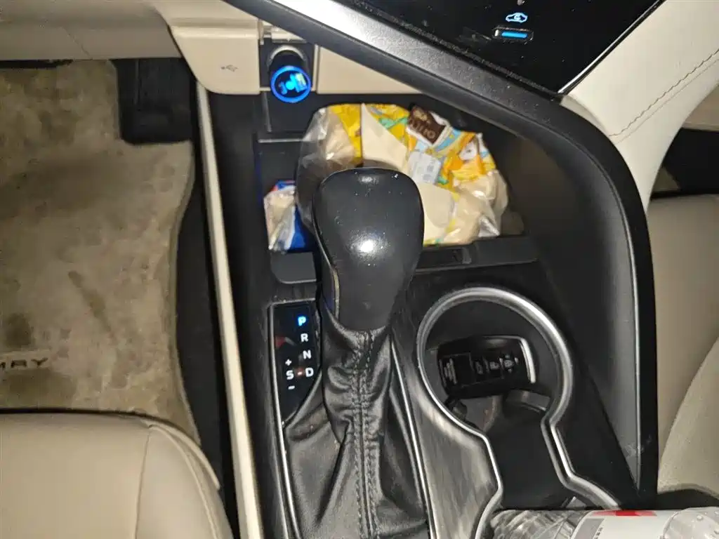 Toyota Camry 2021 — фото 15