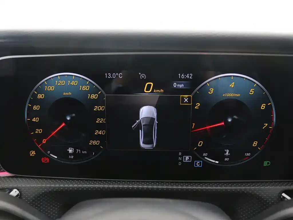 Mercedes-Benz A-Class 2020 — фото 10