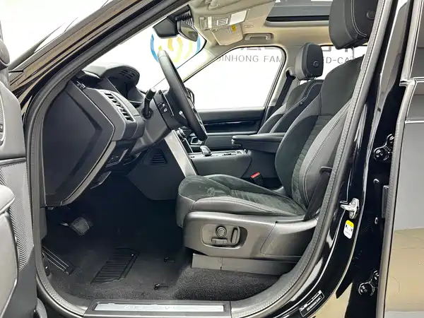 Land Rover Discovery 2024