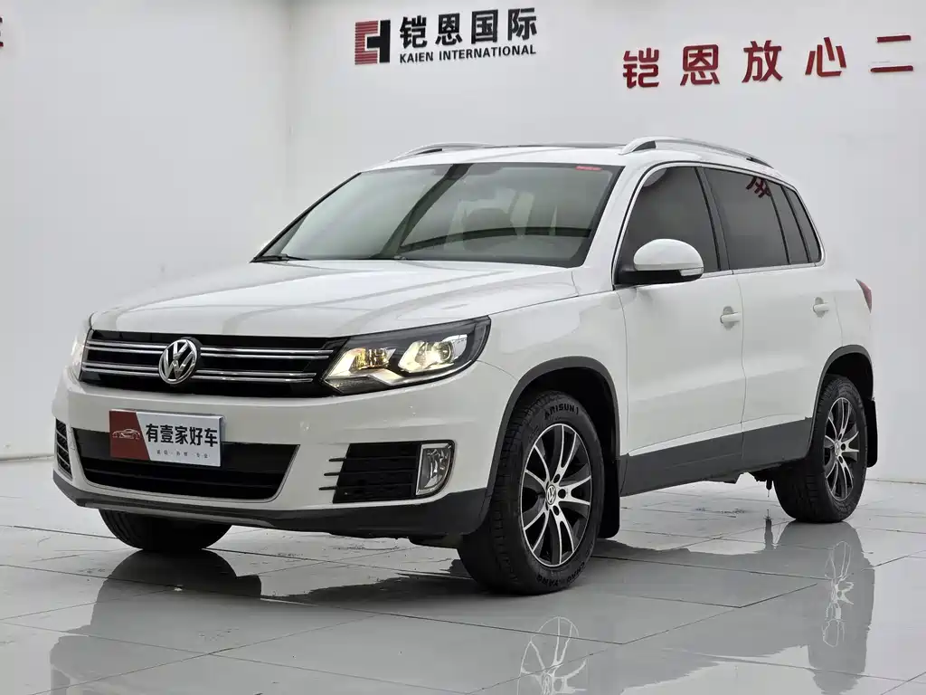 Volkswagen Tiguan 2015 — фото 1