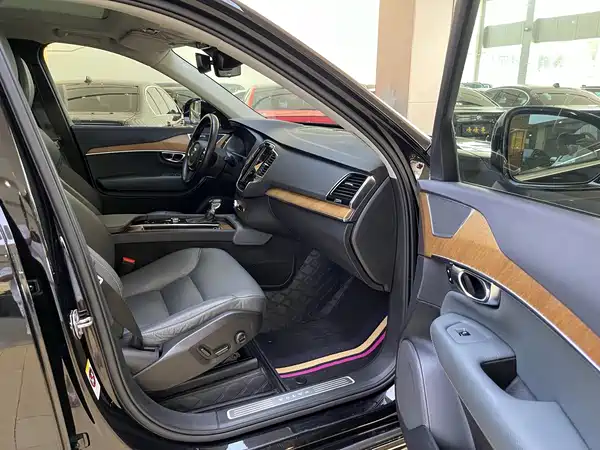 Volvo XC90 2020