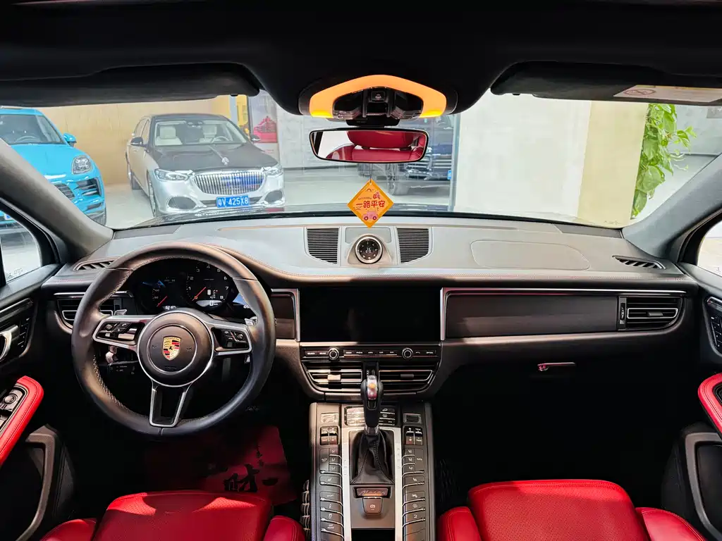 Porsche Macan 2021
