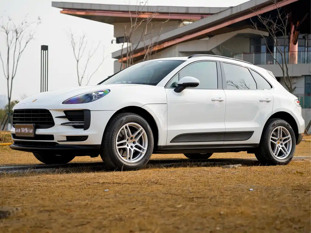Porsche Macan 2020 — фото 1