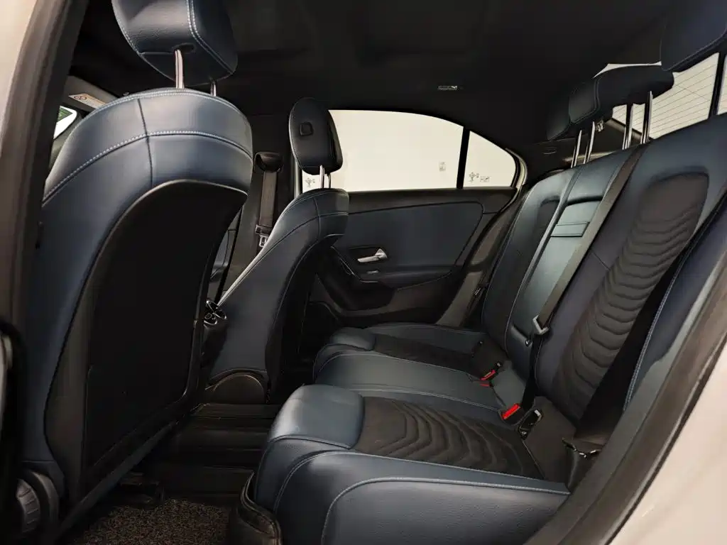 Mercedes-Benz A-Class 2019 — фото 11