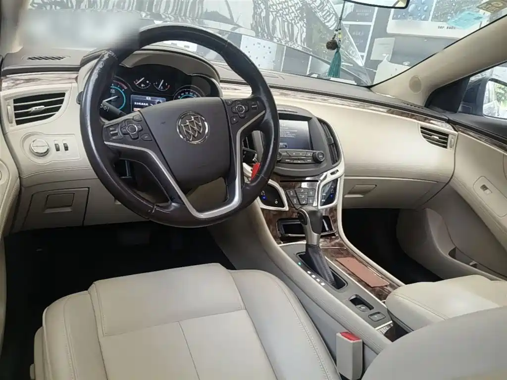 Buick LaCrosse 2016 — фото 10
