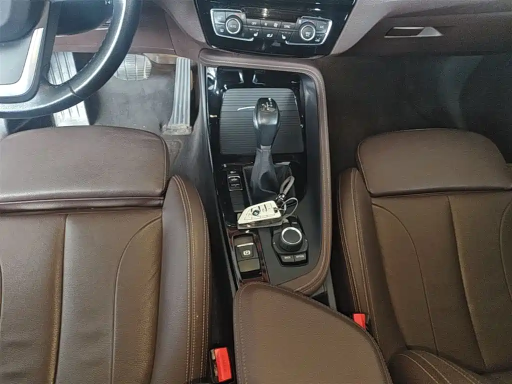 BMW X1 2018 — фото 14