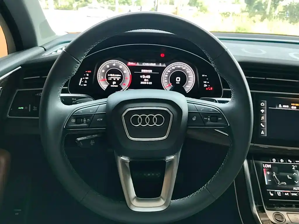 Audi Q7 2022 — фото 11