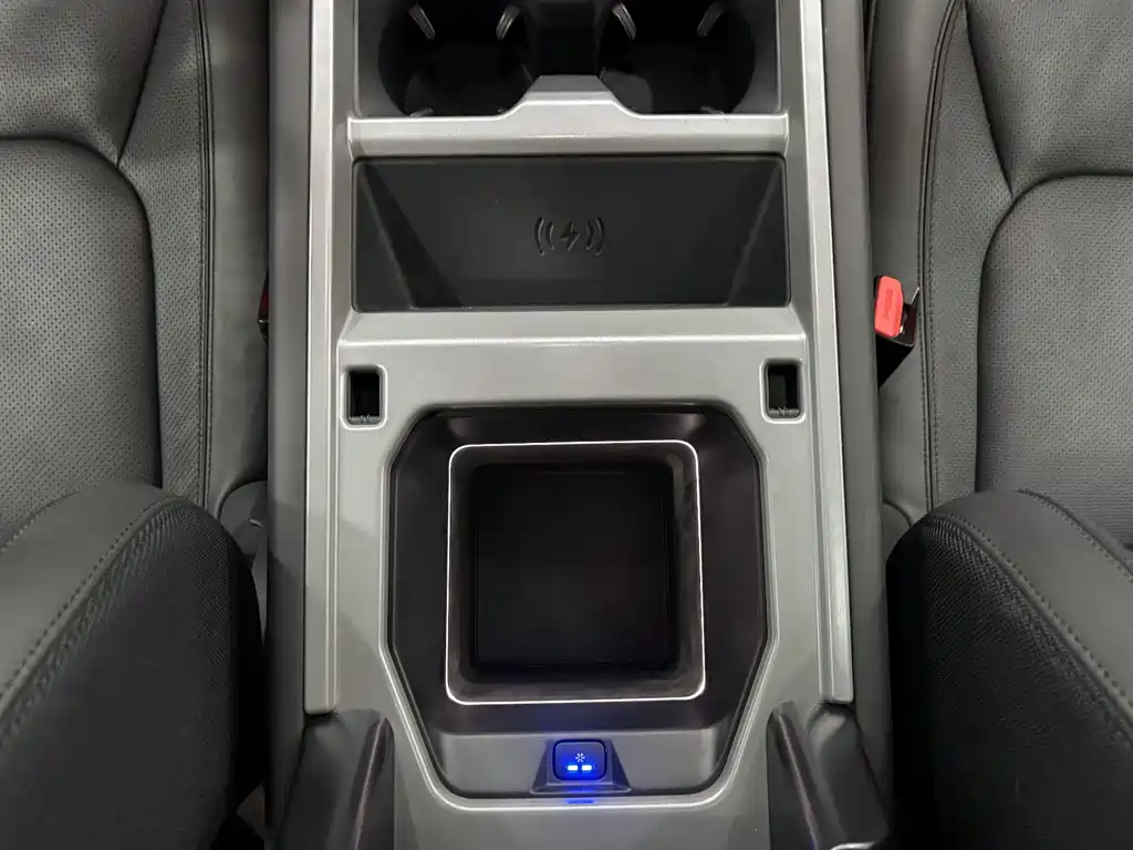 Land Rover Defender 2025 — фото 21