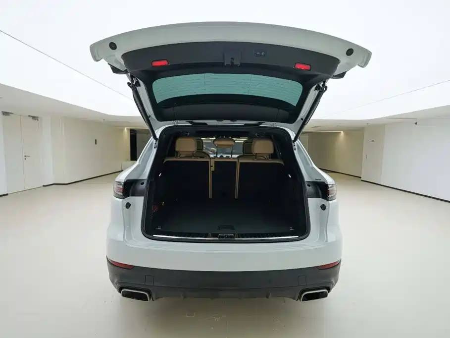 Porsche Cayenne New Energy 2023 — фото 6
