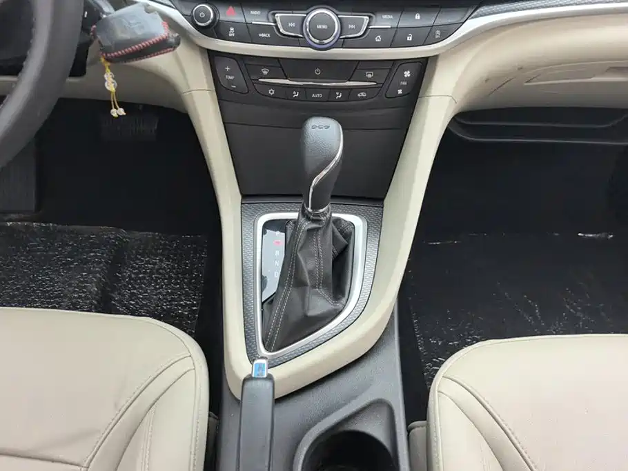 Buick Excelle GT 2019 — фото 16