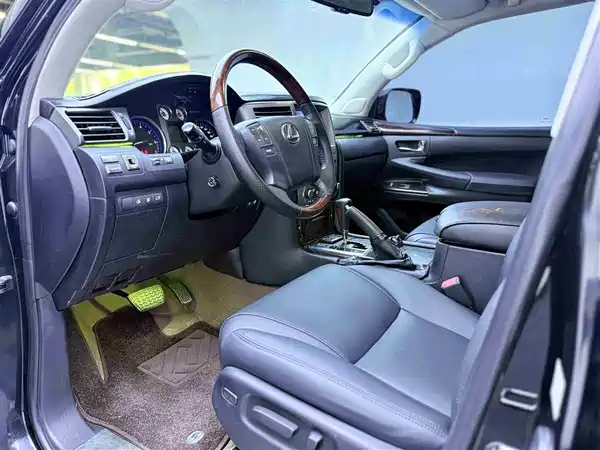 Lexus LX 2009