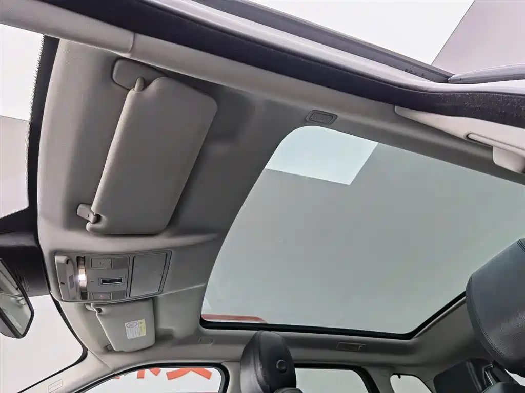 Land Rover Evoque 2018 — фото 14