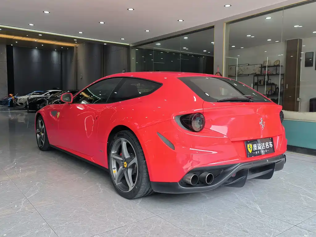 Ferrari FF 2013 — фото 17