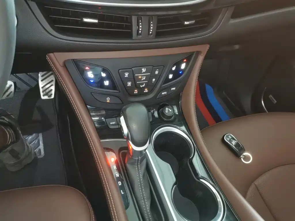 Buick Envision Plus 2018 — фото 14