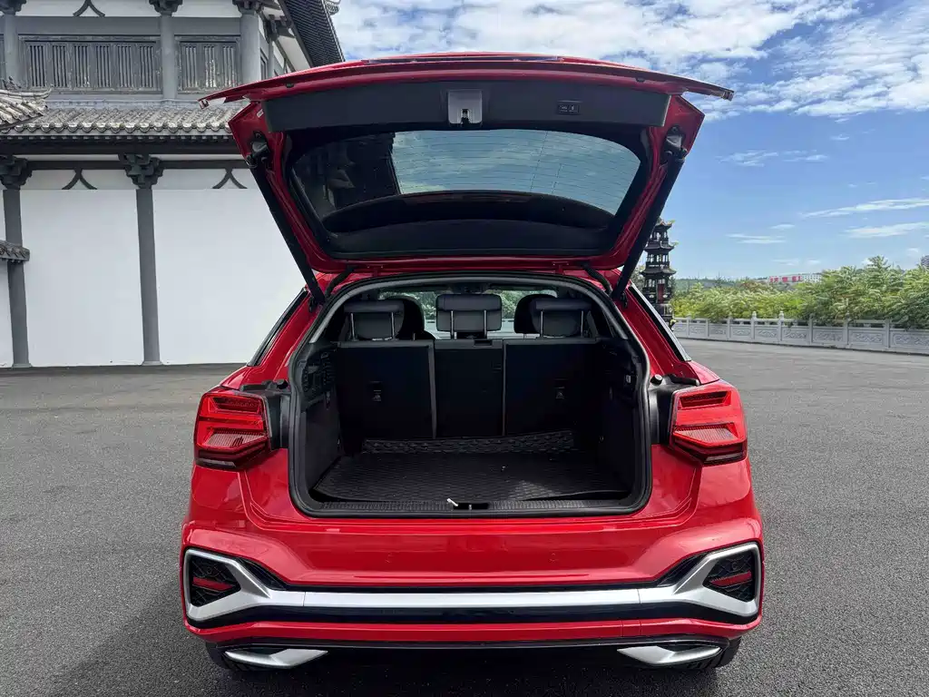 Audi Q2L 2021 — фото 19