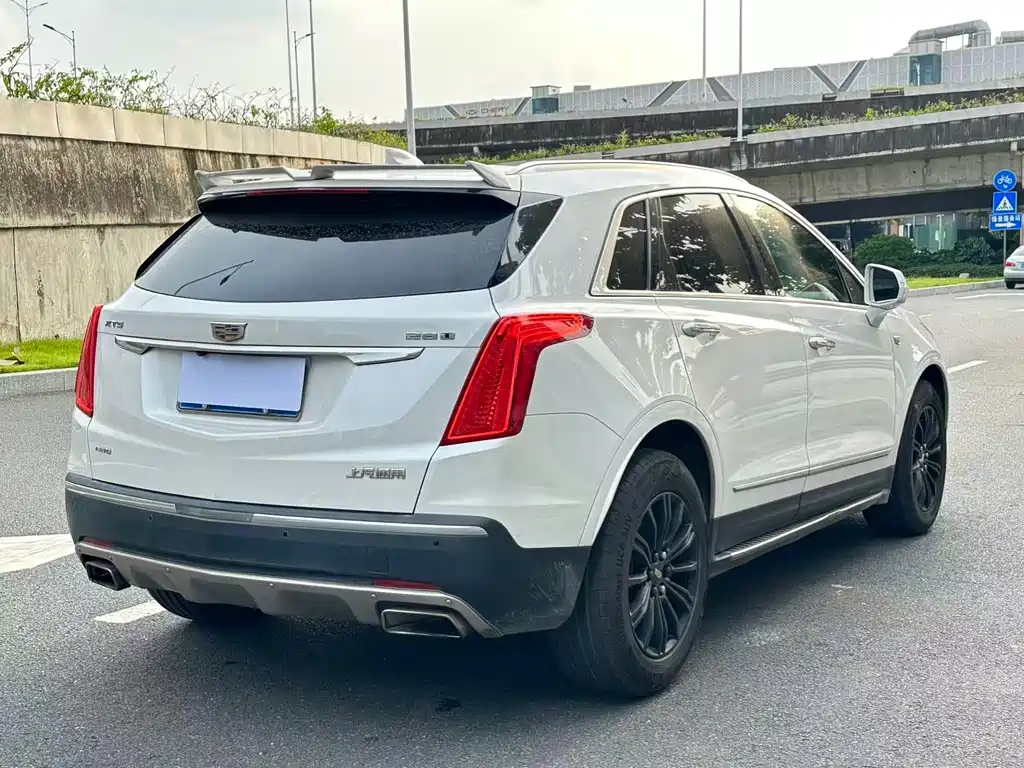 Cadillac XT5 2018 — фото 15