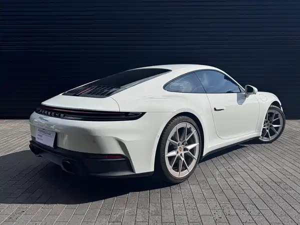 Porsche 911 2025