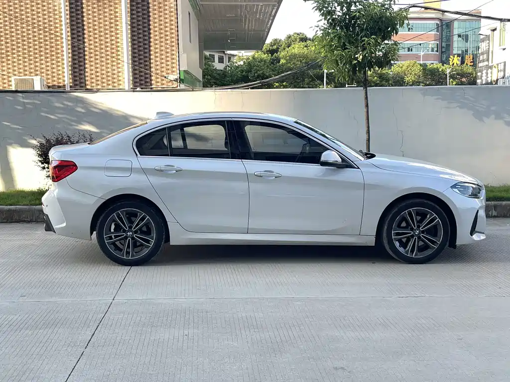BMW 1 Series 2021