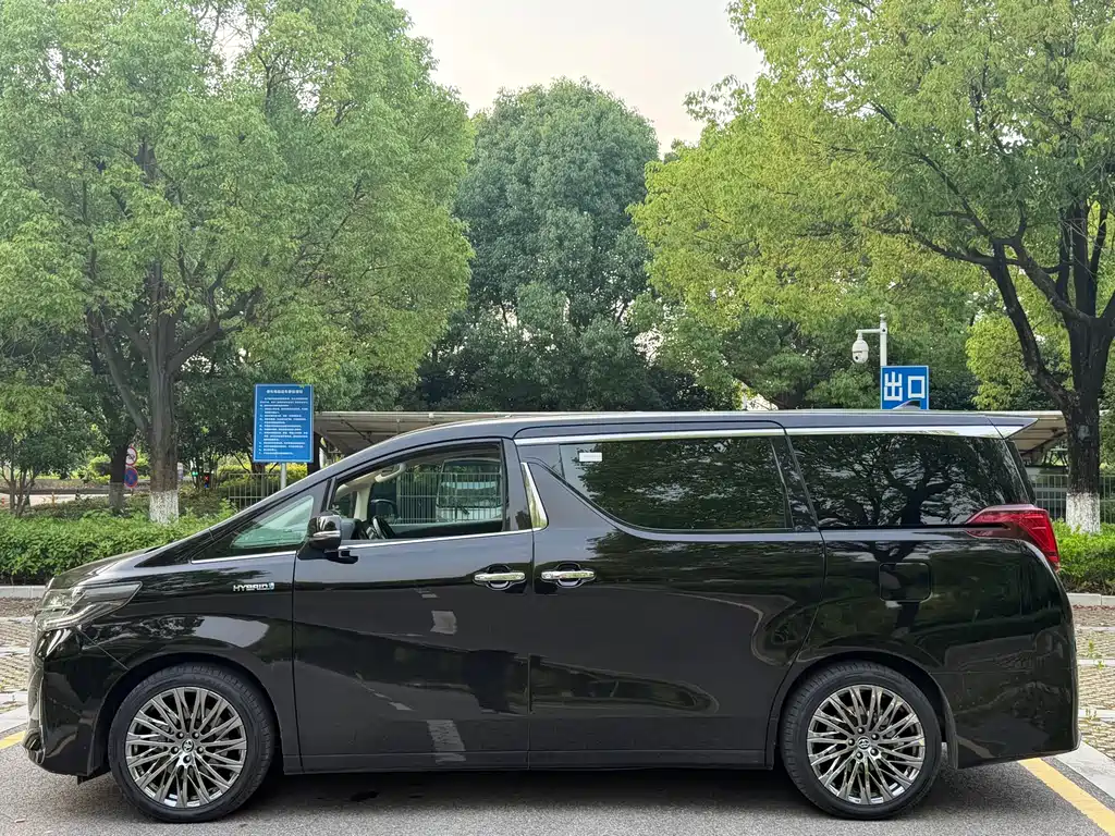 Toyota Alphard 2021 — фото 3