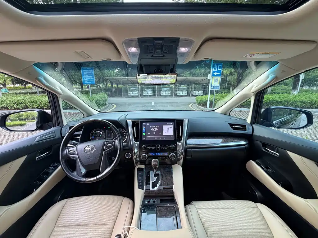 Toyota Alphard 2021 — фото 11