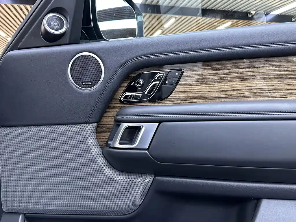 Land Rover Range Rover 2018 — фото 12