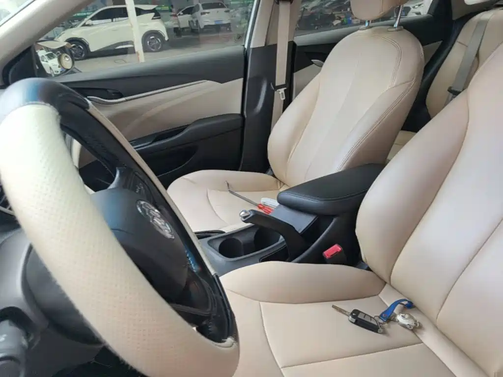 Buick Excelle GT 2018 — фото 15