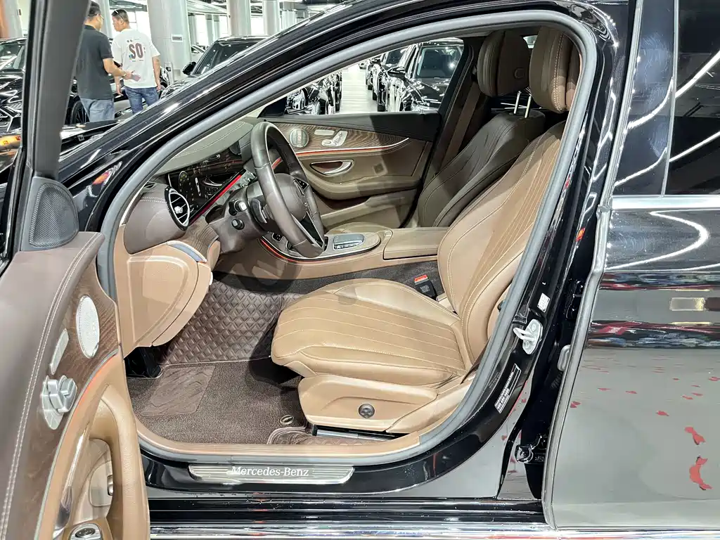 Mercedes-Benz E-Class 2023 — фото 4