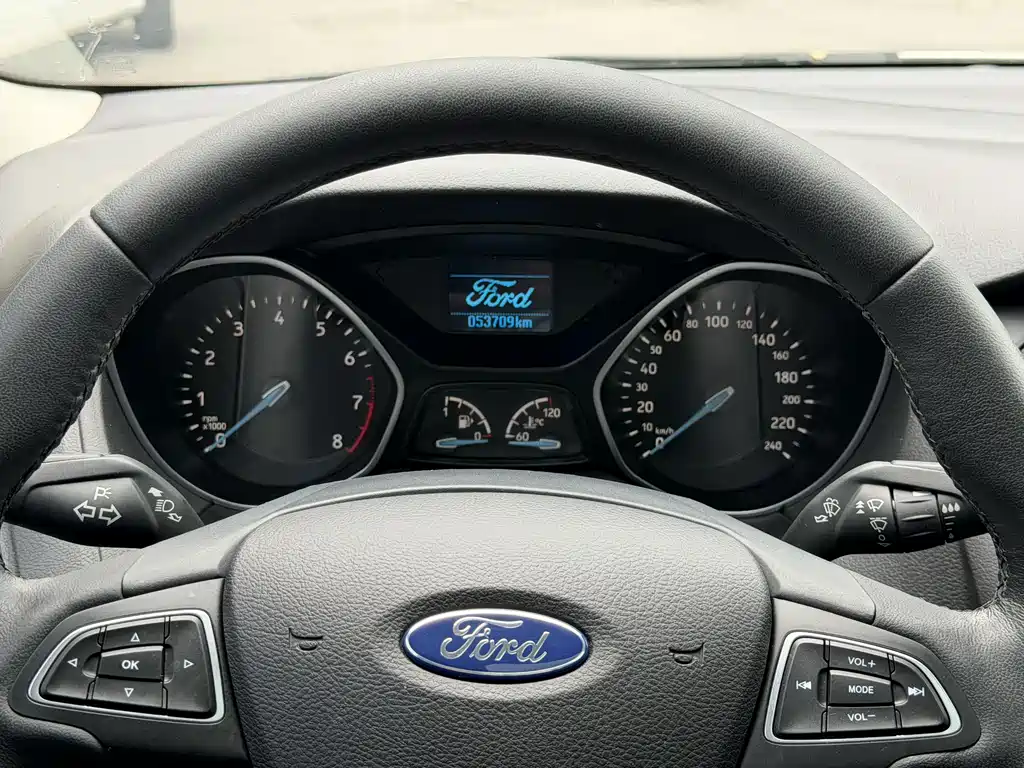 Ford Focus 2017 — фото 7